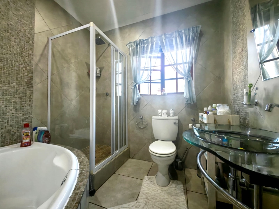 4 Bedroom Property for Sale in Safari Gardens North West